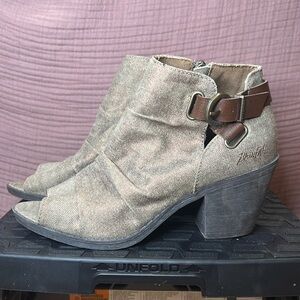 Blowfish Malibu Block Heel Peep Toe Bootie 
Brown Racher Canvas Women Size 8.5